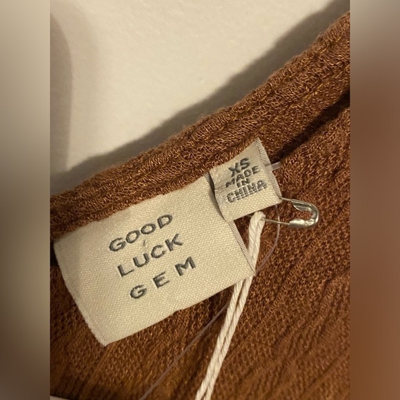 Buckle Good Luck Gem Short Sleeve Top, XS - Picture 4 of 5